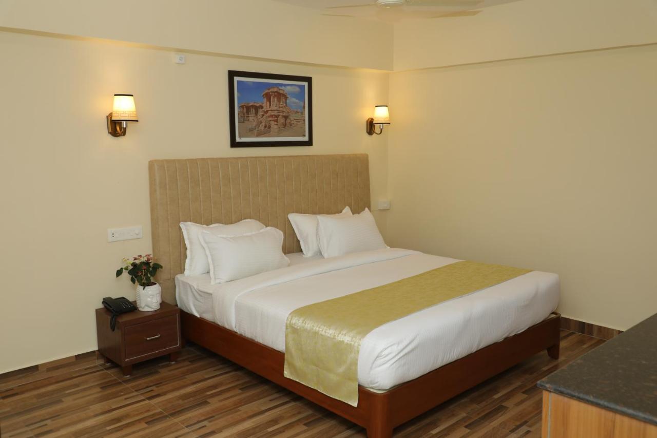 Gadiraju Palace Convention Centre & Hotel Višákhapatnam Exteriér fotografie
