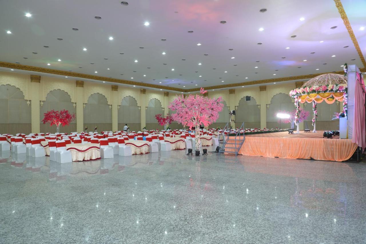 Gadiraju Palace Convention Centre & Hotel Višákhapatnam Exteriér fotografie