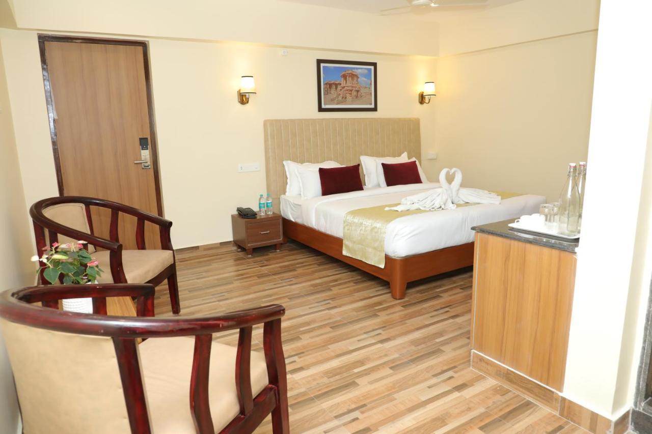 Gadiraju Palace Convention Centre & Hotel Višákhapatnam Exteriér fotografie